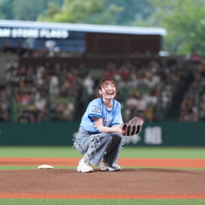人気声優の花澤香菜さんが西武の始球式に登場（写真提供・西武ライオンズ）