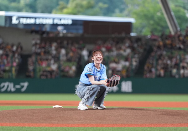 人気声優の花澤香菜さんが西武の始球式に登場（写真提供・西武ライオンズ）