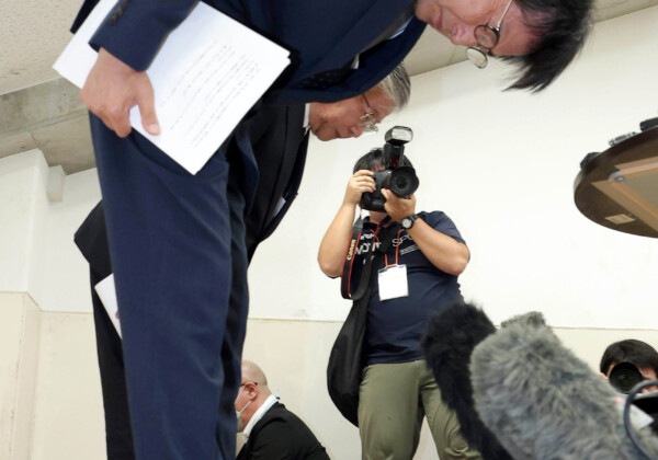 広陵の堀正和校長が大会途中の辞退を発表して謝罪した（写真・スポーツ報知/アフロ）