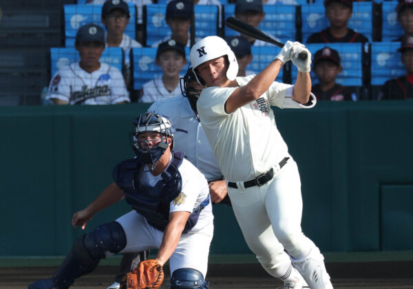 日大三の怪物2年生4番の田中諒。今大会で2本塁打を放ち決勝進出（写真・スポーツ報知/アフロ）