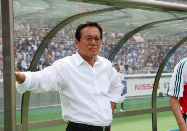 監督も務めたことのある偉大なるストライかー釜本邦茂さんが逝去（写真・アフロスポーツ）