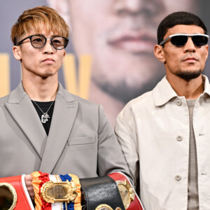 井上尚弥とアフマダリエフが公式会見でツーショット（写真・山口裕朗）