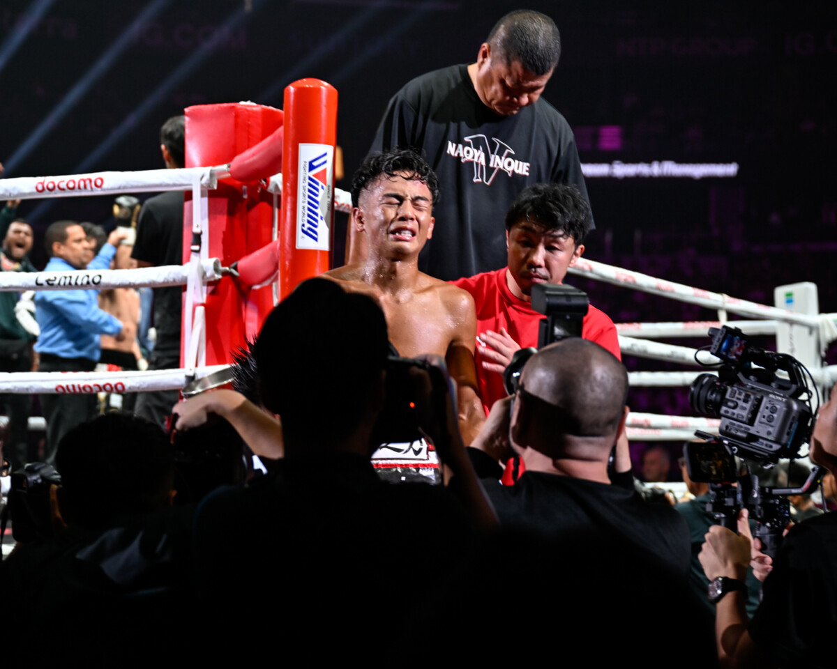 WBO王座から陥落した武居は号泣した（写真・山口裕朗）