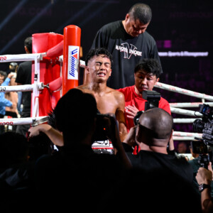 WBO王座から陥落した武居は号泣した（写真・山口裕朗）
