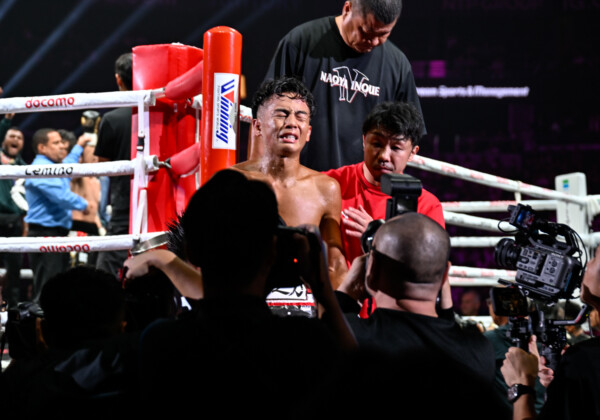 WBO王座から陥落した武居は号泣した（写真・山口裕朗）