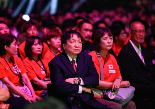 リングサイドで見守る大橋会長が抱いていた懸念（写真・山口裕朗）