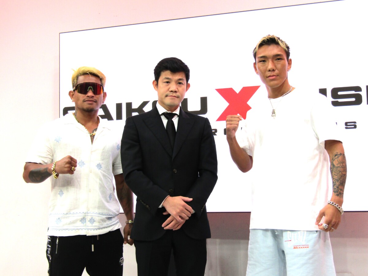 左からカシメロ、亀田興毅氏、亀田京之介
