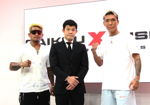 左からカシメロ、亀田興毅氏、亀田京之介