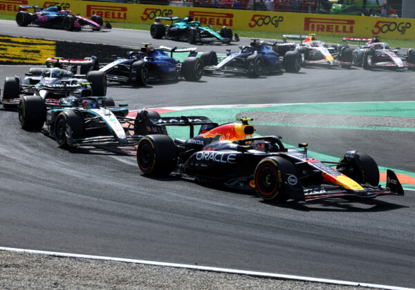 レッドブル角田裕毅はイタリアＧＰ決勝で13位に沈む(Getty Images / Red Bull Content Pool)