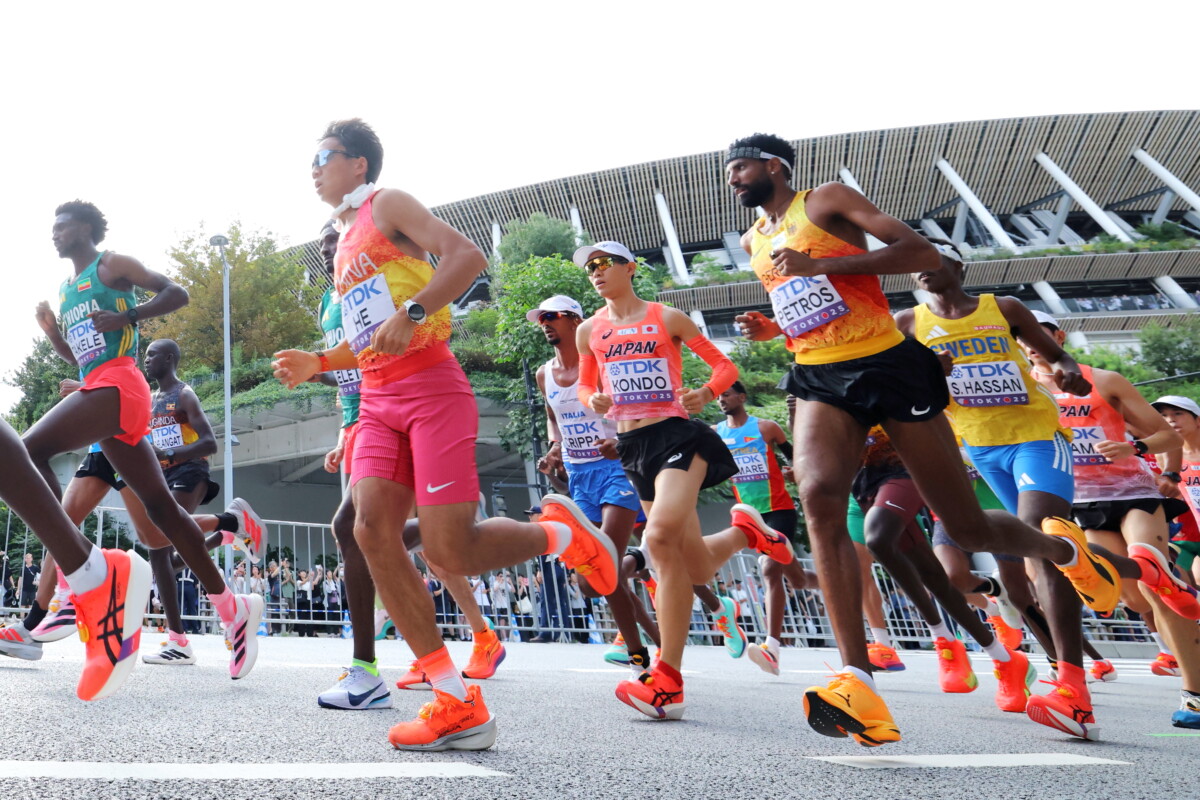 アクシデントが続いた男子マラソンで日本勢は近藤亮太の11位が最高と惨敗（写真：西村尚己/アフロスポーツ）
