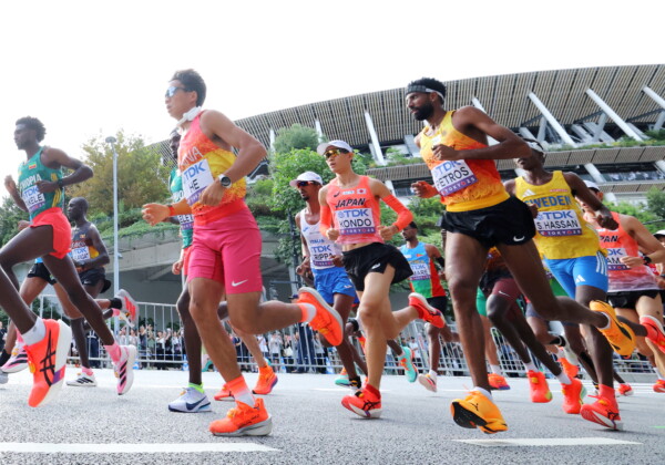 アクシデントが続いた男子マラソンで日本勢は近藤亮太の11位が最高と惨敗（写真：西村尚己/アフロスポーツ）