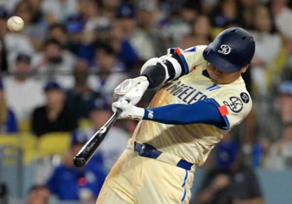 大谷翔平が2試合連続の53号でナ・リーグの本塁打争いでトップに並ぶ（写真：Imagn/ロイター/アフロ）