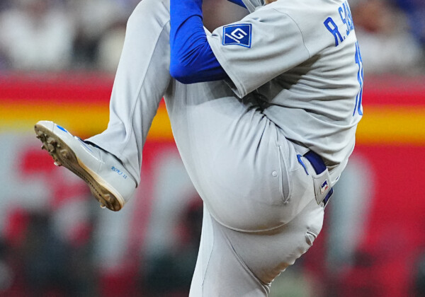 ドジャースの佐々木朗希が初のリリーフ登板をピシャリと抑えて見せる（写真：Creative 2/アフロ）