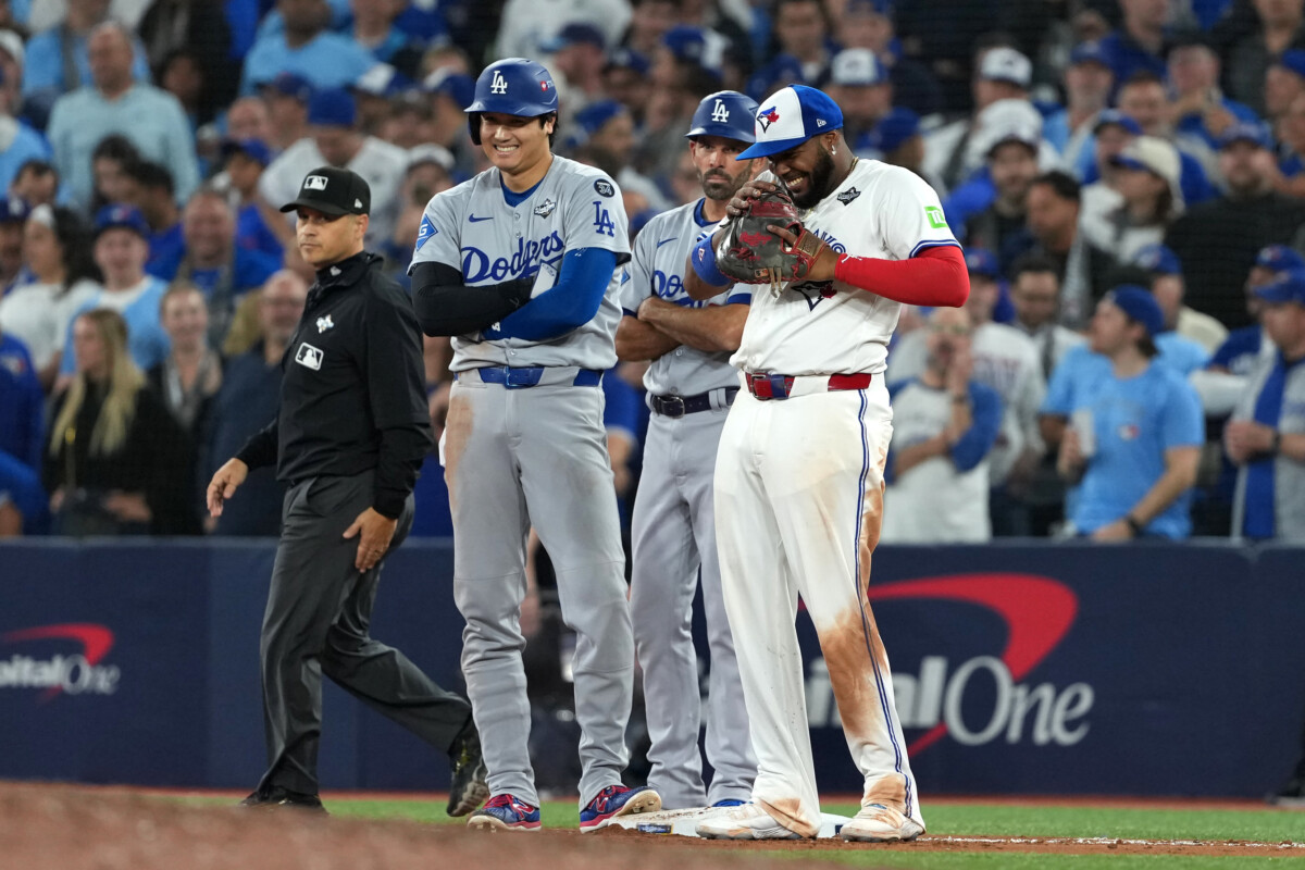 仲良さそうに笑い合う大谷とゲレーロJr.の会話の中身が判明(写真:Imagn/ロイター/アフロ)
