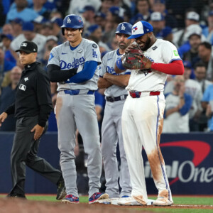 仲良さそうに笑い合う大谷とゲレーロJr.の会話の中身が判明(写真:Imagn/ロイター/アフロ)