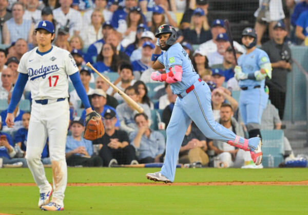 大谷翔平が3回にブラディミール・ゲレーロJr.に逆転2ランを浴びる（写真：Imagn/ロイター/アフロ）