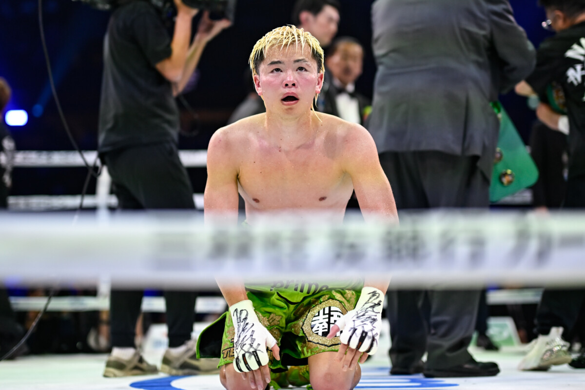 天心はファンに土下座して敗戦を謝罪した（写真・山口裕朗）