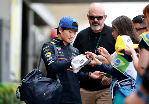 角田裕毅はサンパウロでも大人気だ（写真・Getty Images / Red Bull Content Pool)