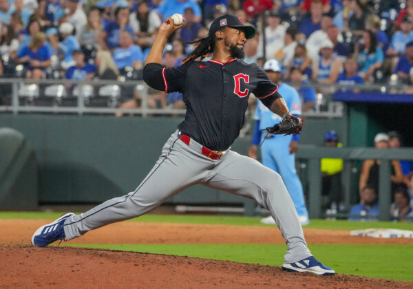 ガーディアンズの守護神のエマニュエル・クラセが不正な野球賭博への関与疑惑で起訴される（写真：Imagn/ロイター/アフロ）