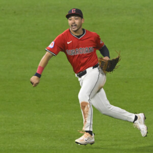 ドジャースが今オフにトレードで狙う可能性のあるガーディアンズのスティーブン・クワン（写真：Imagn/ロイター/アフロ）