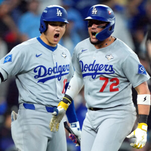 第7戦で9回に同点アーチを放ったミゲル・ロハス（右）が大谷翔平を馬鹿にした世界的ラッパーのSNS投稿が逆襲へのきっかけだったと明かす（写真：Imagn/ロイター/アフロ）