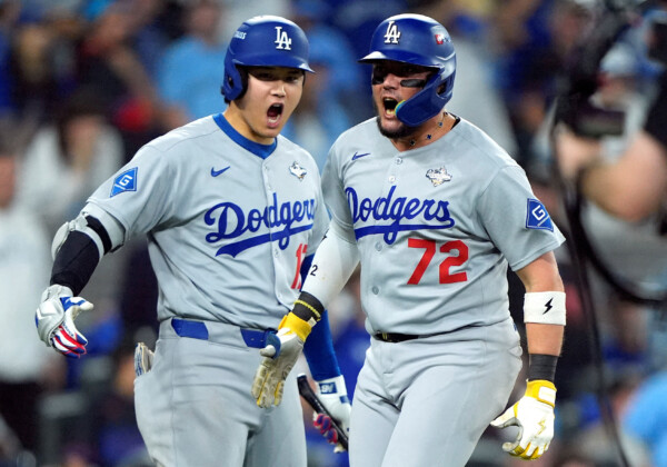 第7戦で9回に同点アーチを放ったミゲル・ロハス（右）が大谷翔平を馬鹿にした世界的ラッパーのSNS投稿が逆襲へのきっかけだったと明かす（写真：Imagn/ロイター/アフロ）