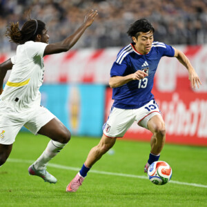 MF中村敬斗がストーカー被害の実情を明かす（写真：松尾/アフロスポーツ）