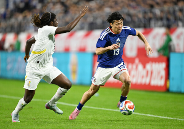 MF中村敬斗がストーカー被害の実情を明かす（写真：松尾/アフロスポーツ）