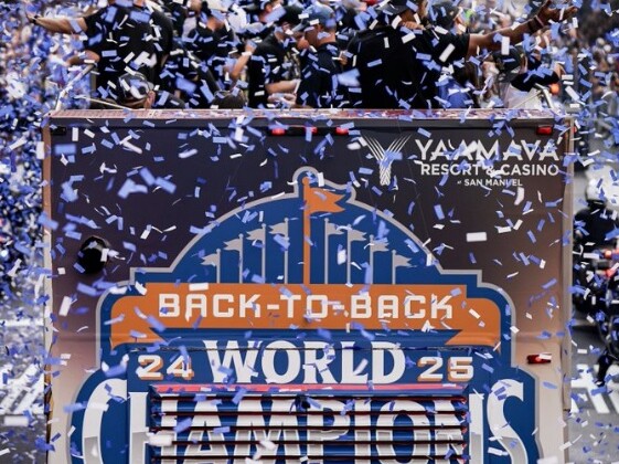 ドジャースがＶパレード（ドジャース公式Xより）