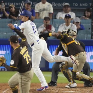 パドレスのスアレス（左）は今季大谷翔平への報復死球でドジャースと因縁を作った（写真／AP/アフロ）