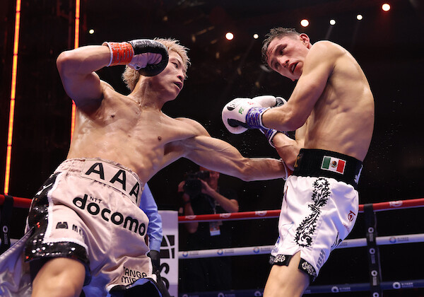 井上尚弥のボディショットがかなり効いたようだ（Mark Robinson/Matchroom）