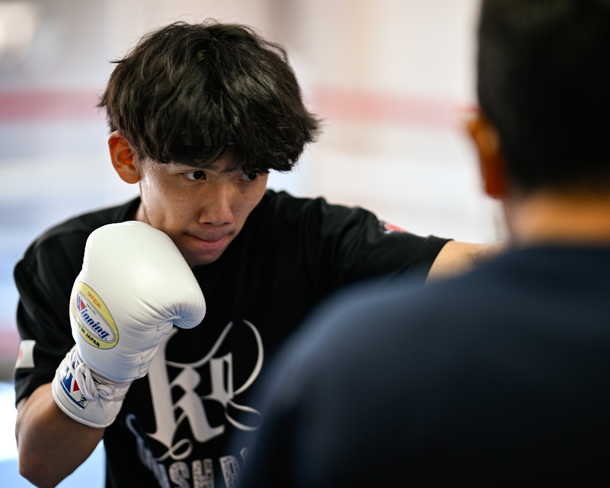 WBA世界ライトフライ級王者の高見亨介がWBO王者との統一戦に向けて練習を公開した（写真・山口裕朗）