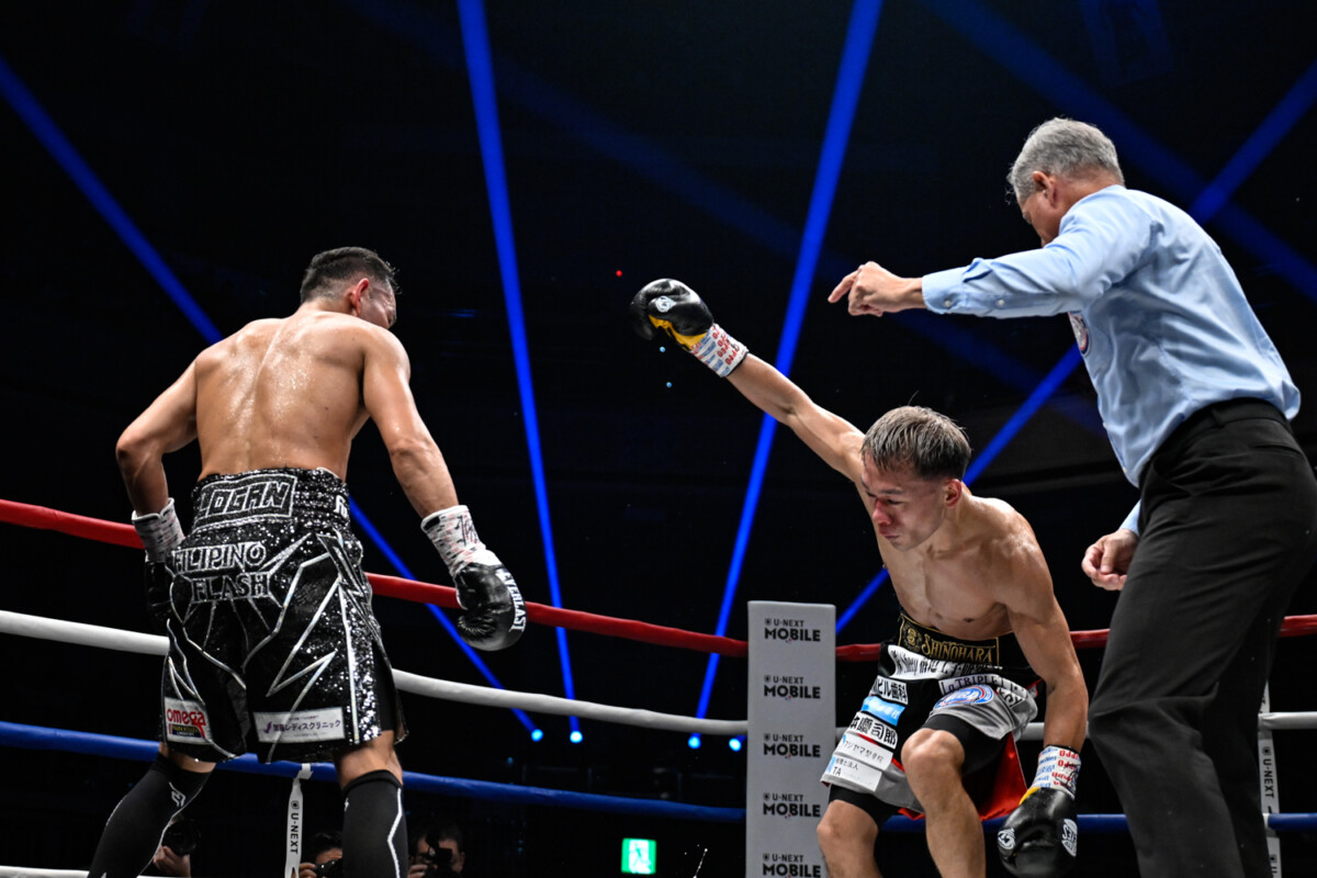 4回にドネアがカウンターの右ショートアッパーで堤からダウンを奪いかける（写真・山口裕朗）