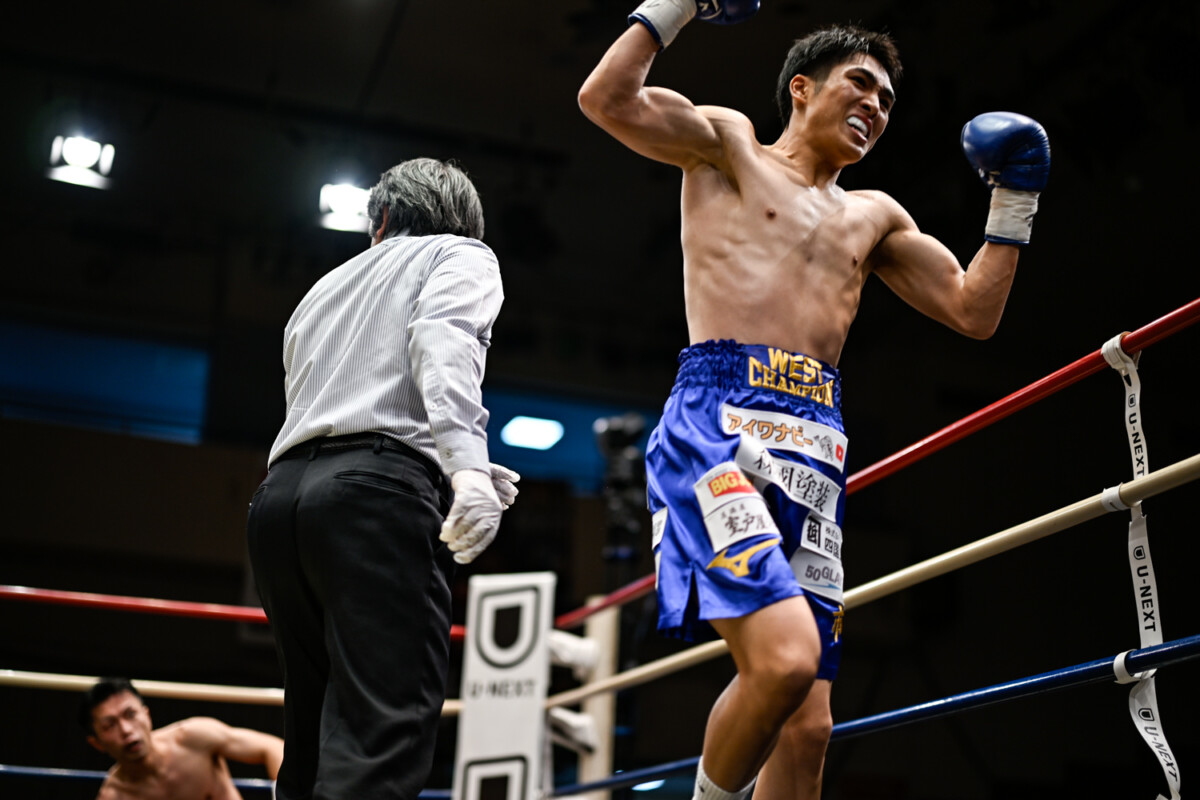 全日本新人王のスーパーバンタム級を市原涼が2回TKO勝利で制した。これが8戦8勝8KOだ（写真・山口裕朗）