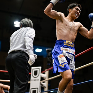 全日本新人王のスーパーバンタム級を市原涼が2回TKO勝利で制した。これが8戦8勝8KOだ（写真・山口裕朗）