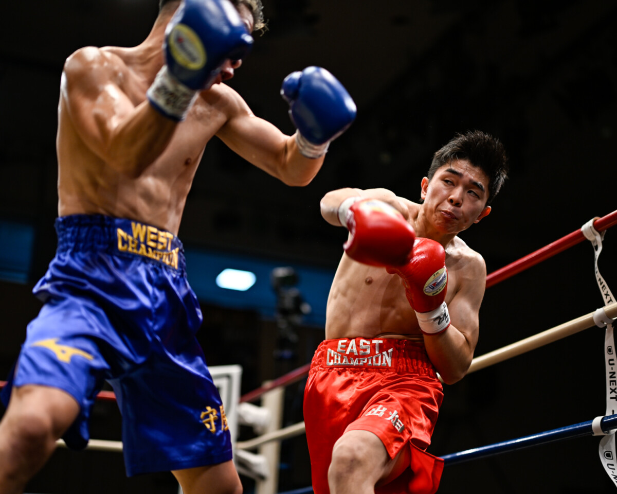 逆転TKOでライト級の新人王となった出畑力太郎がMVP（写真・山口裕朗）