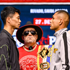 中谷潤人がヘルナンデスとフェイスオフ（写真・山口裕朗）