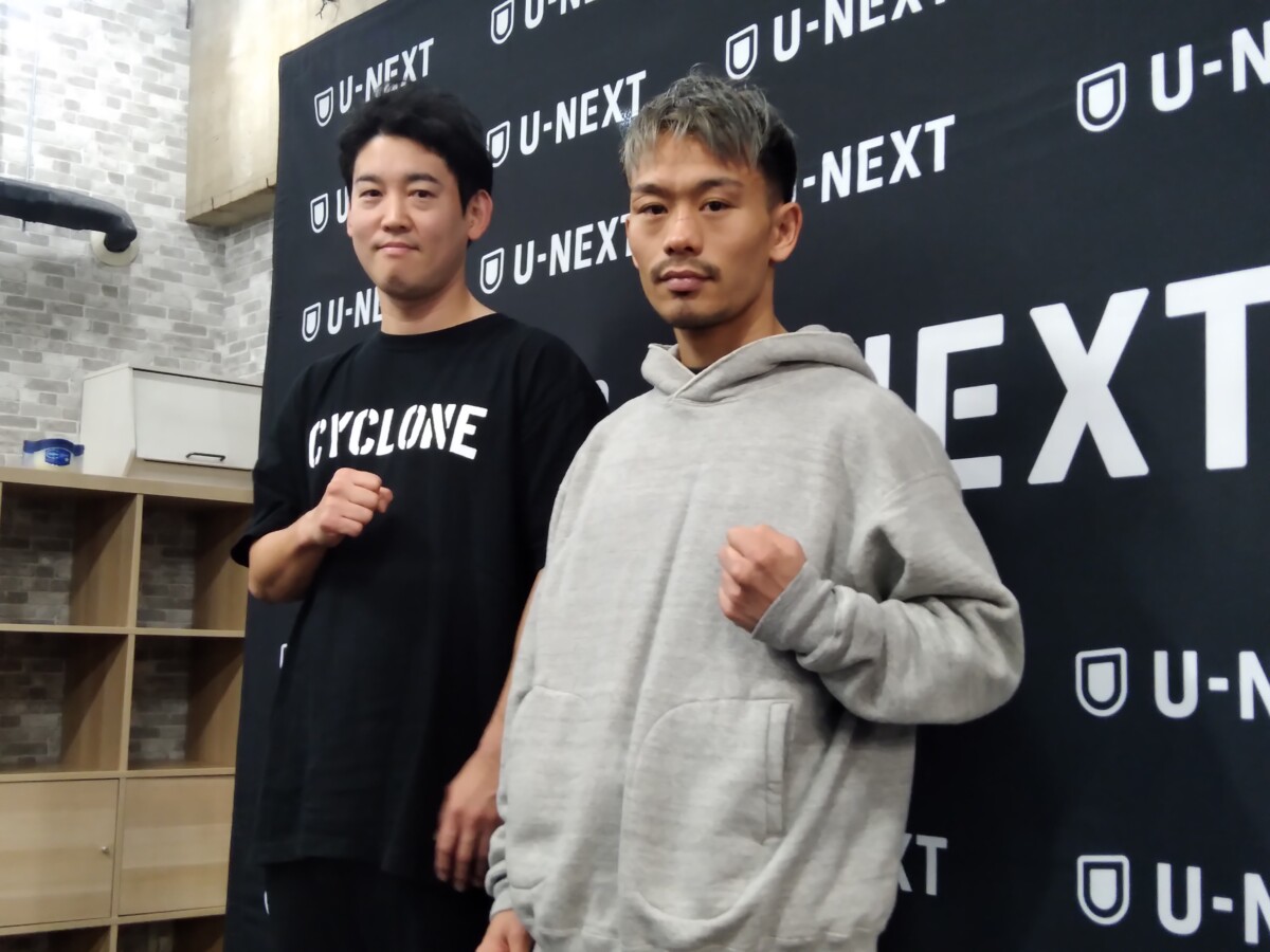 ＷＢＡ世界バンタム級正規王者の堤聖也と石原雄太トレーナー