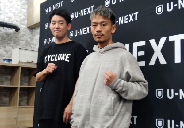 ＷＢＡ世界バンタム級正規王者の堤聖也と石原トレーナー