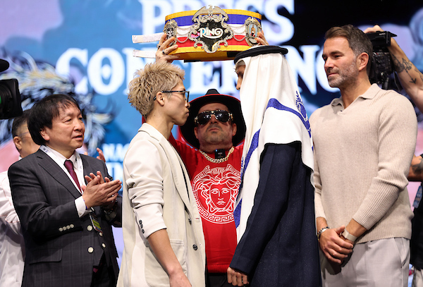 井上尚弥は引退後に大橋会長（左）の後を継ぎたいと注目発言（写真・Matchroom Boxing/Mark Robinson）