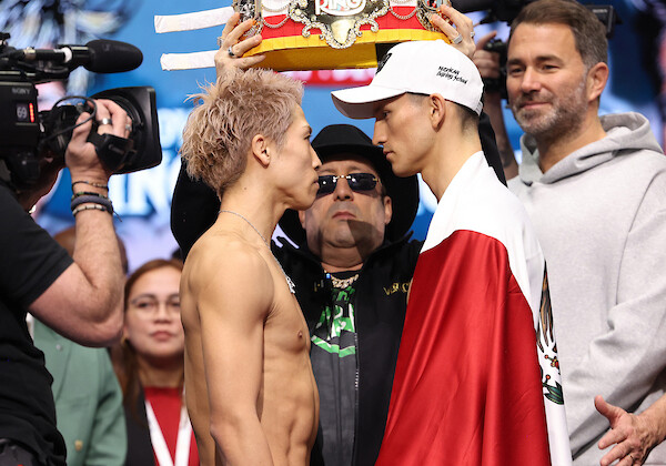 このフェイスオフの時のピカソの目が泳いでいたという（写真・Matchroom Boxing/Mark Robinson）