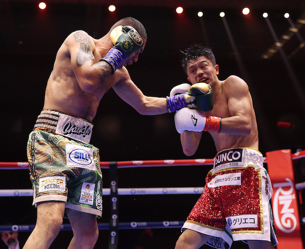 中谷潤人は井上尚弥の元スパーパートナーのメキシカンに苦戦した（写真・Matchroom Boxing/Mark Robinson）