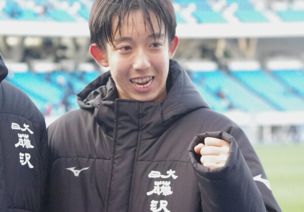 途中出場の日大藤沢の中村憲剛氏の長男・龍剛が流れを変えて決勝点へつなげた
