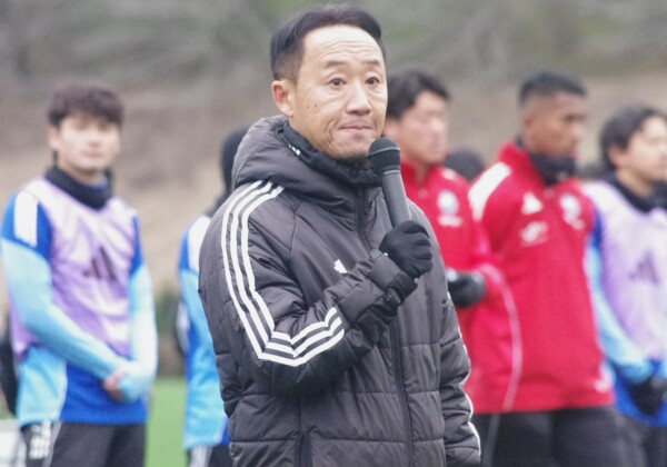 町田の黒田監督は暴言、不適切な指導でJリーグからけん責を受けた問題についてノーコメントを貫いた