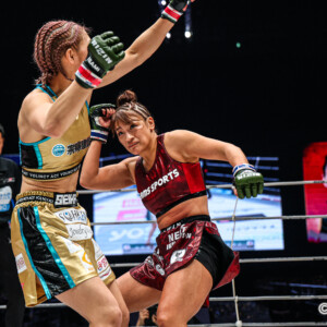 最初にダウンを奪ったのはRENAだったが…（写真・RIZIN FF)