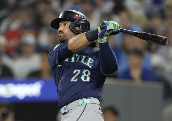 まだ移籍先が決まっていない通算325本塁打のスアレスをドジャースがマンシーの“保険”として狙う？（写真：Imagn/ロイター/アフロ）