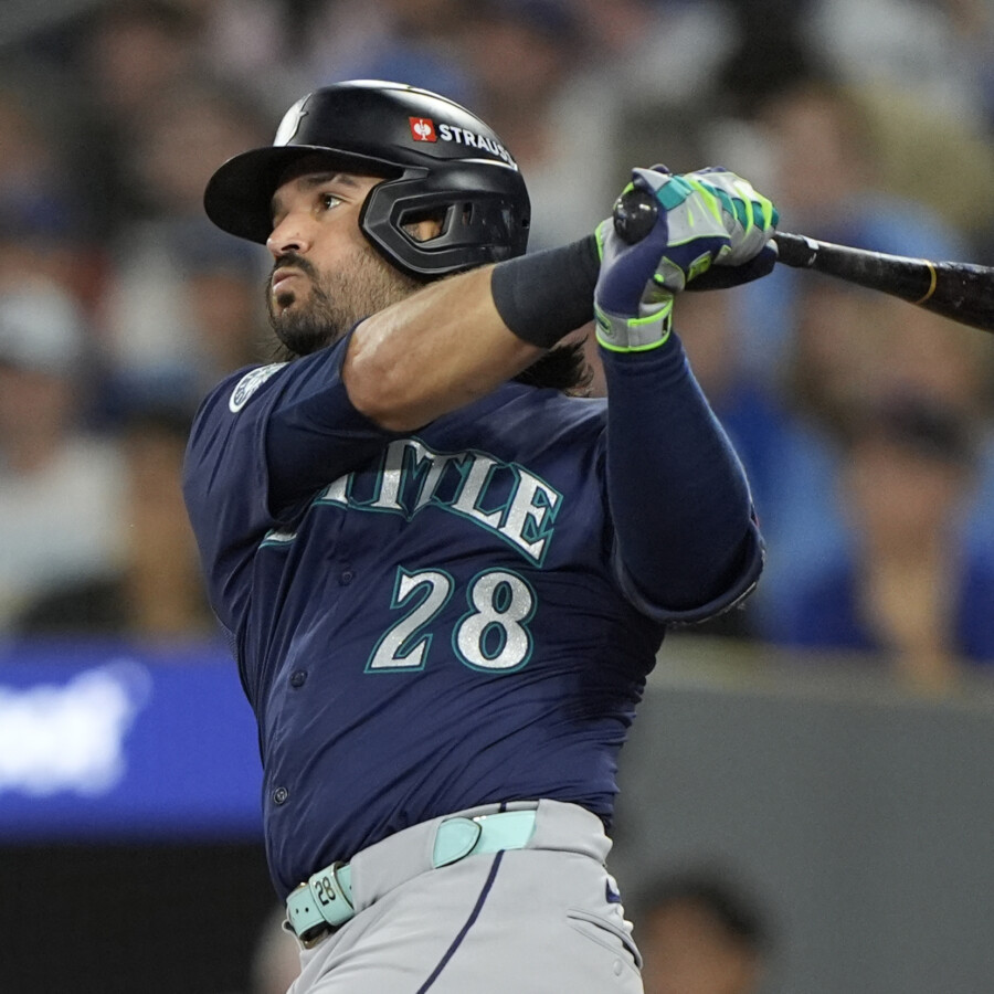 まだ移籍先が決まっていない通算325本塁打のスアレスをドジャースがマンシーの“保険”として狙う?(写真:Imagn/ロイター/アフロ)