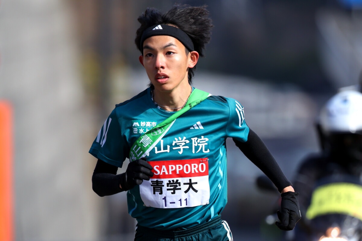 青学大の5区に抜擢された黒田朝日が4人抜きの区間新の激走で往路Ｖを果たし「シン・山の神」襲名を宣言した（写真・アフロ）