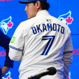 岡本和真の新天地の背番号は「7」（写真：Imagn/ロイター/アフロ）