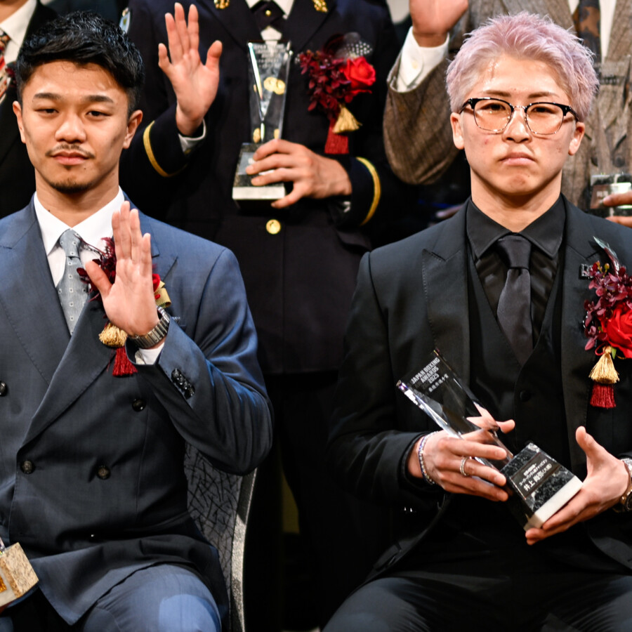 MVPの井上尚弥と優秀選手賞の中谷潤人は目を合わせず会話もせず(写真・山口裕朗)